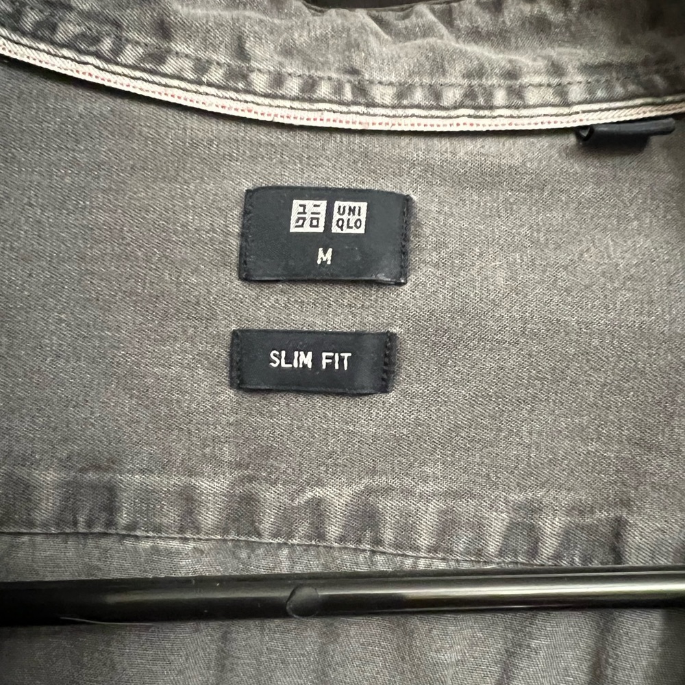 UNIQLO GREY BUTTON UP SHIRT - Picture 2 of 5